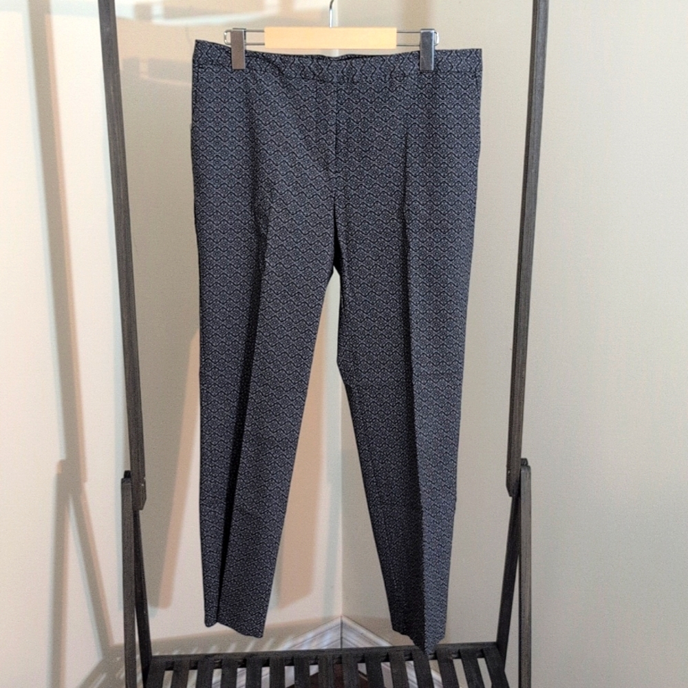 Mario Serrani| Black and White Patterned Front Zippered Pants With Pockets